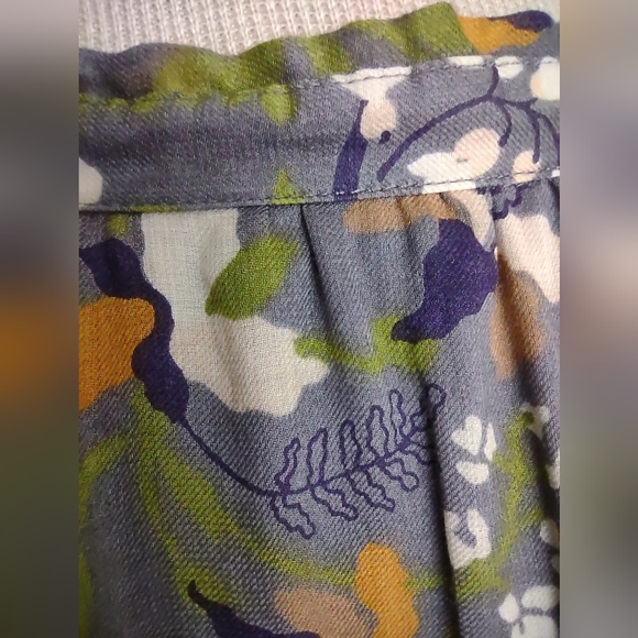 Grey Dress with garden pattern - Picture 3 of 5